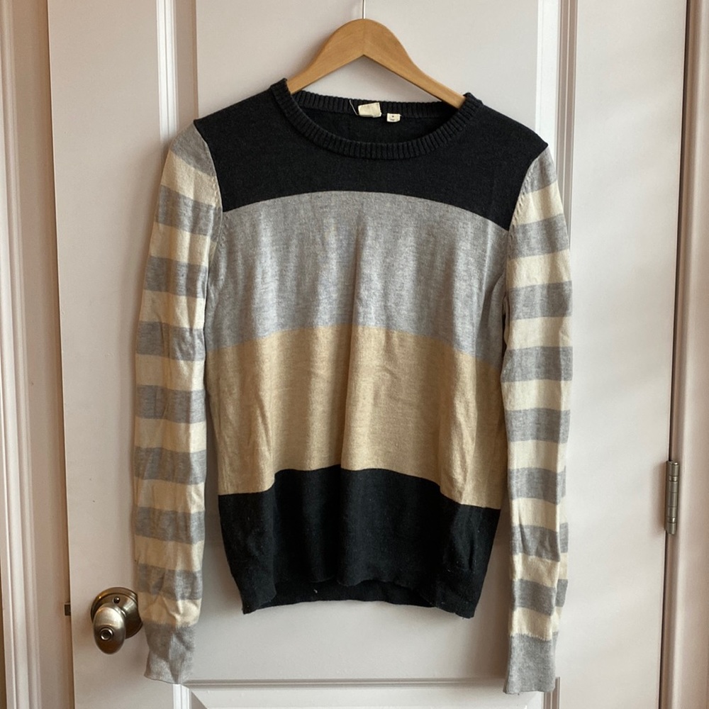 Gap size Medium color block sweater